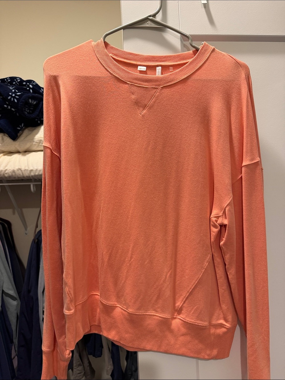 Travis Mathew Women Crewneck Sweatshirt - Lightweight Pullover Medium